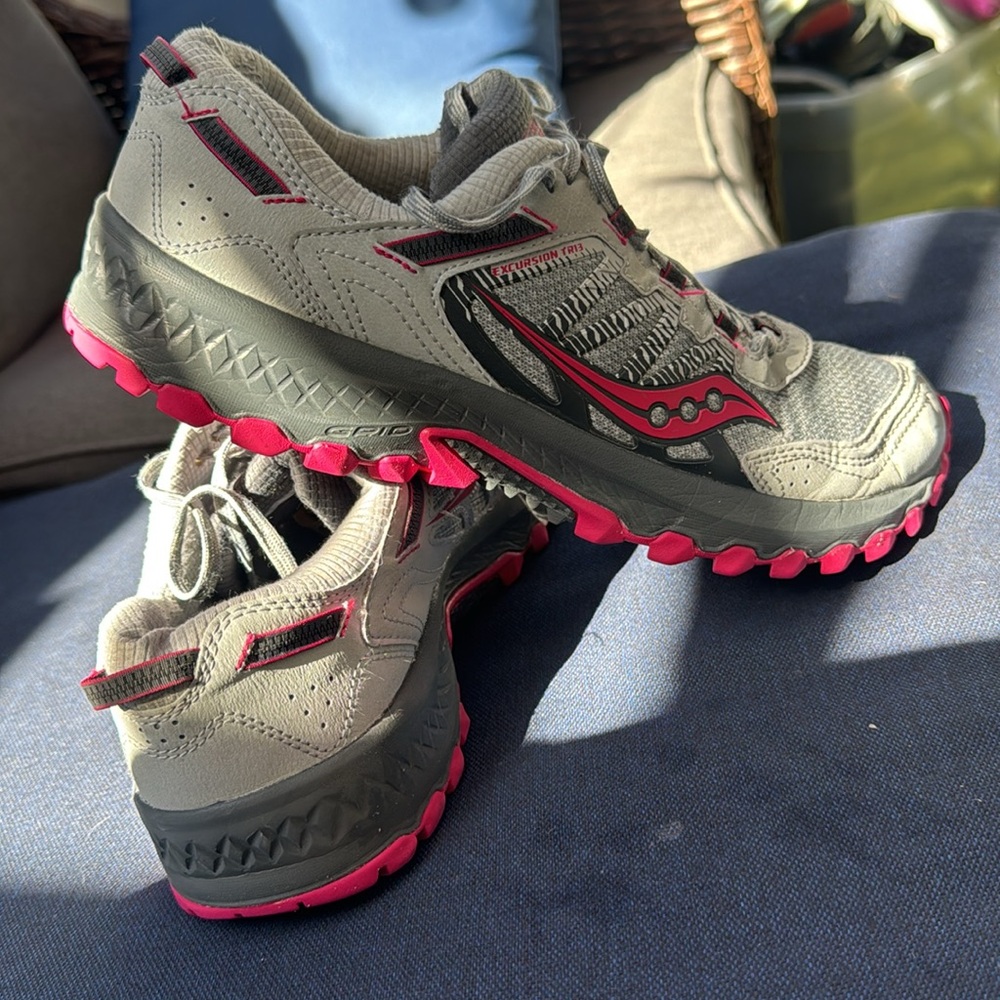 Saucony Excursion TR13 Women's Gray/Pink Trail Running Shoes Size 11  S10524-21